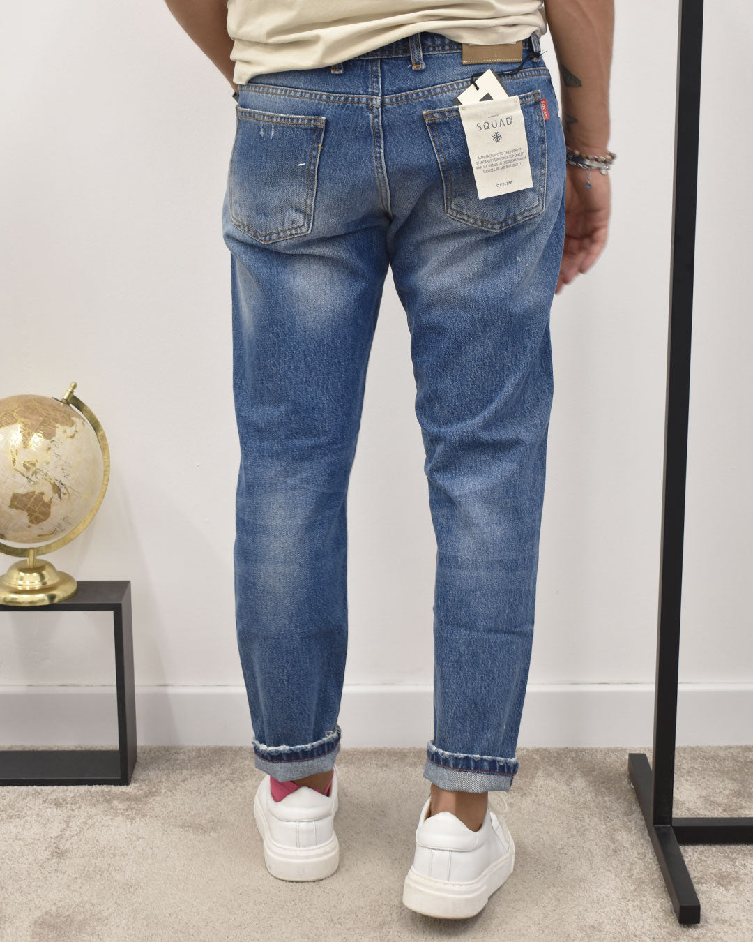 jeans carrot fit lav.med SQUAD LOS ANGELES LAV.B3