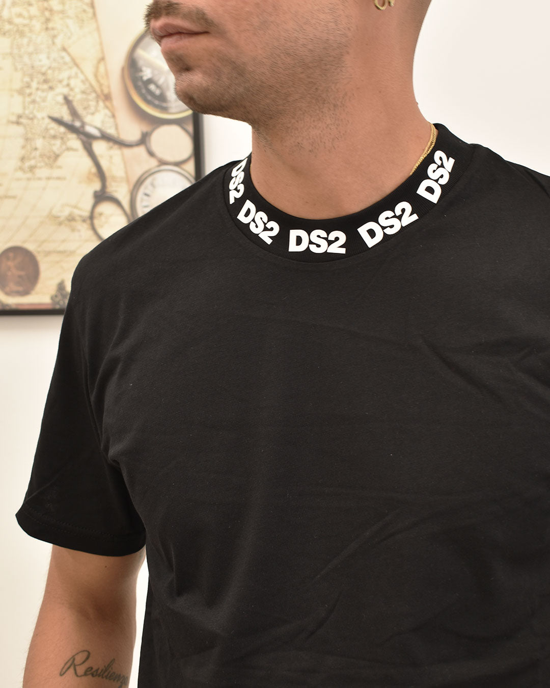 t-shirt logo collo DS2 FW25224